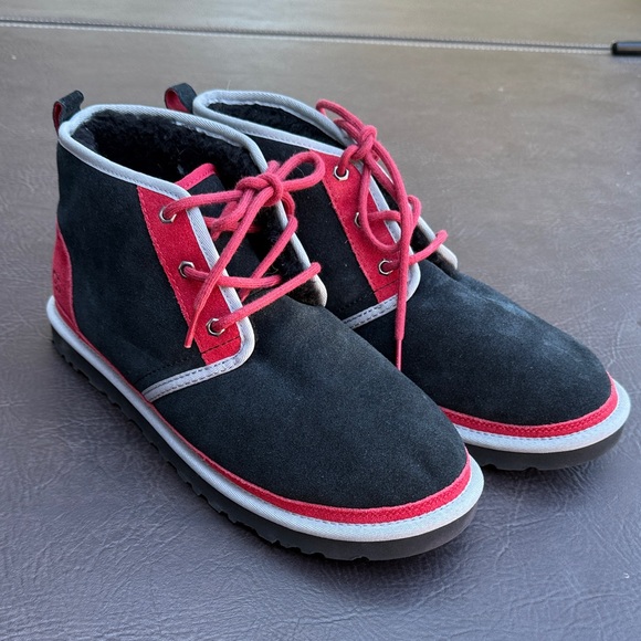 UGG Men's Black and Red Shoes NWOB Chukka boot 12 suede leather soft - Picture 1 of 9